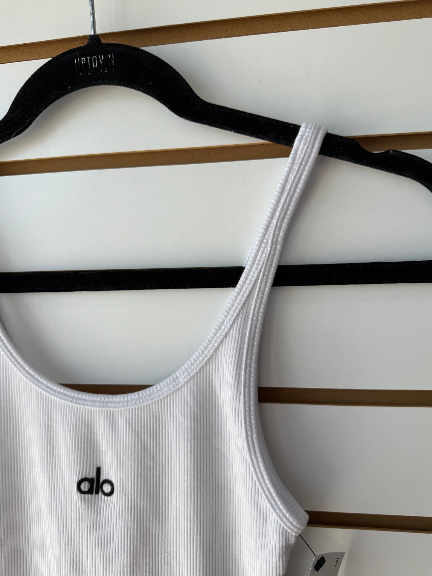 ALO Yoga white ribbed tank size XXS