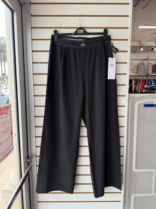 NWT ALO Yoga suit up trousers (regular) size large