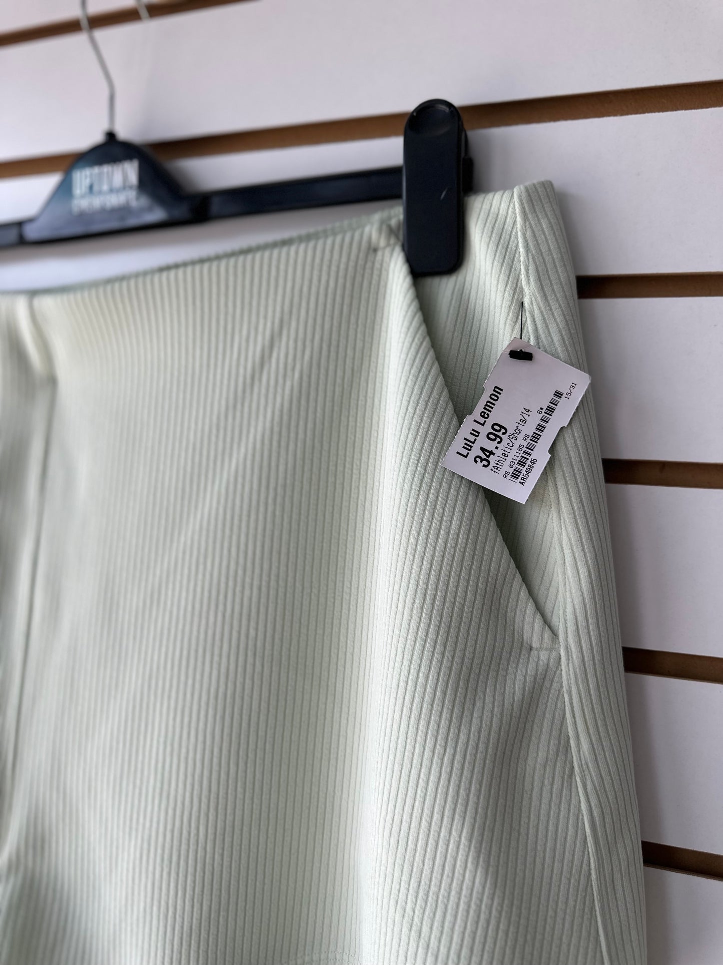 Lululemon sz 14 softstreme ribbed high rise pale green shorts