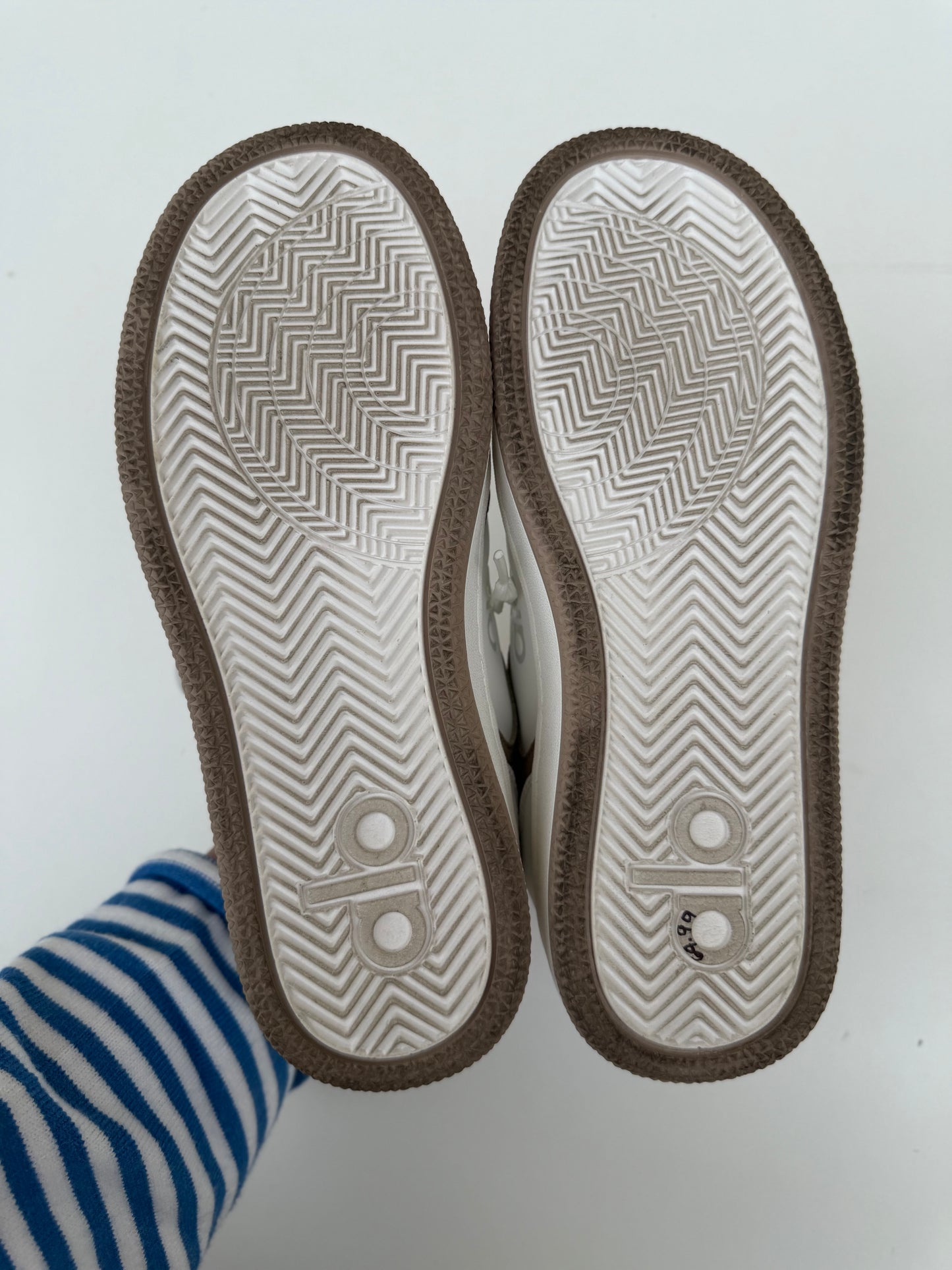 ALO Yoga recovery mode sneaker womens 7.5