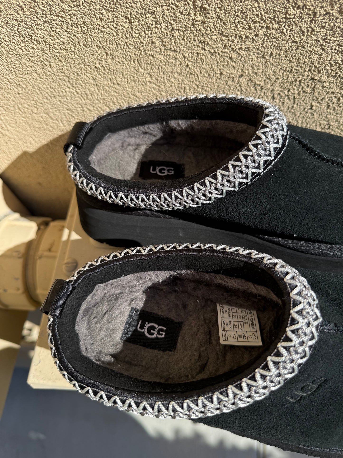 Ugg Tasman black platform slides size 7