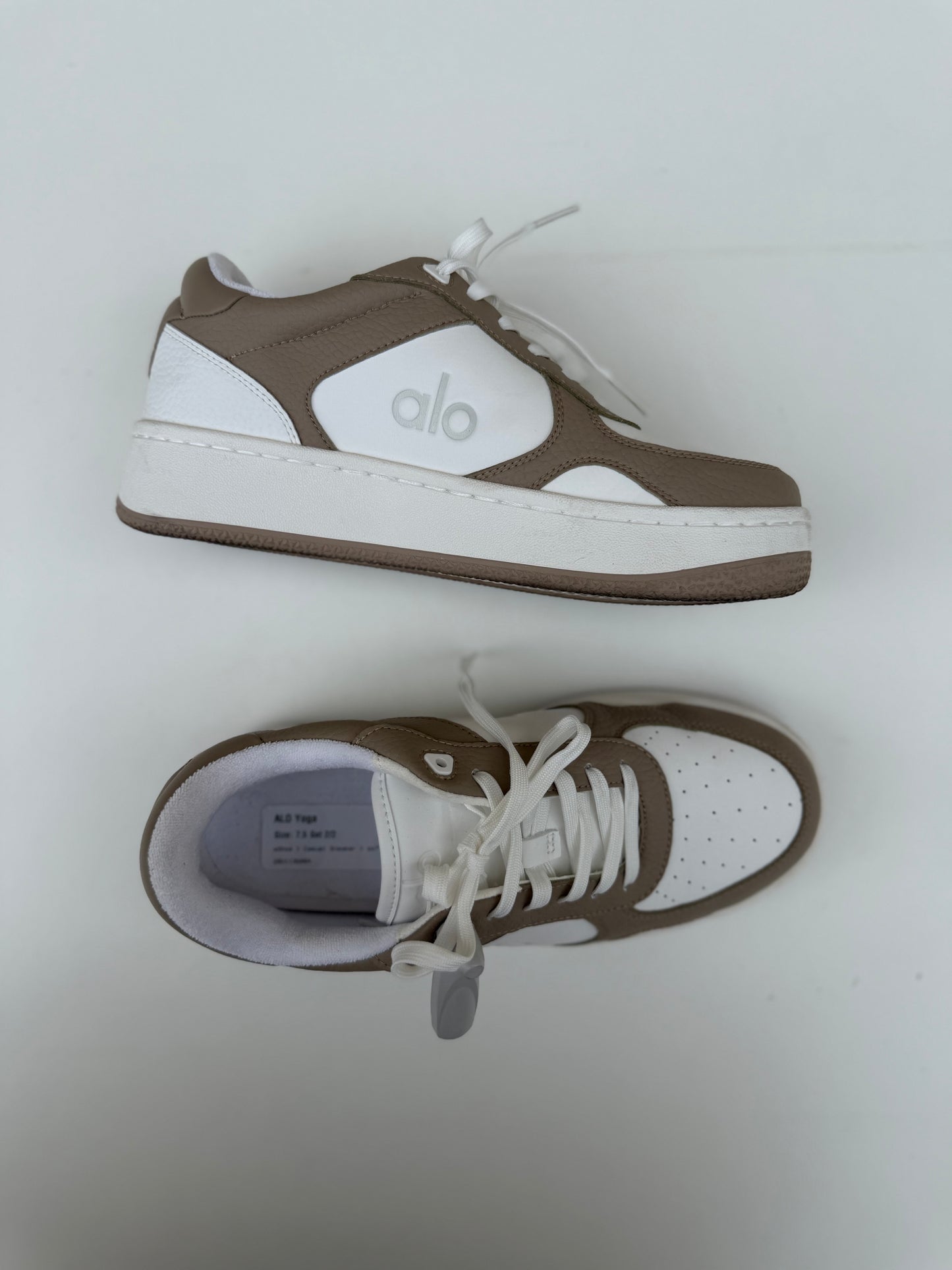 ALO Yoga recovery mode sneaker womens 7.5