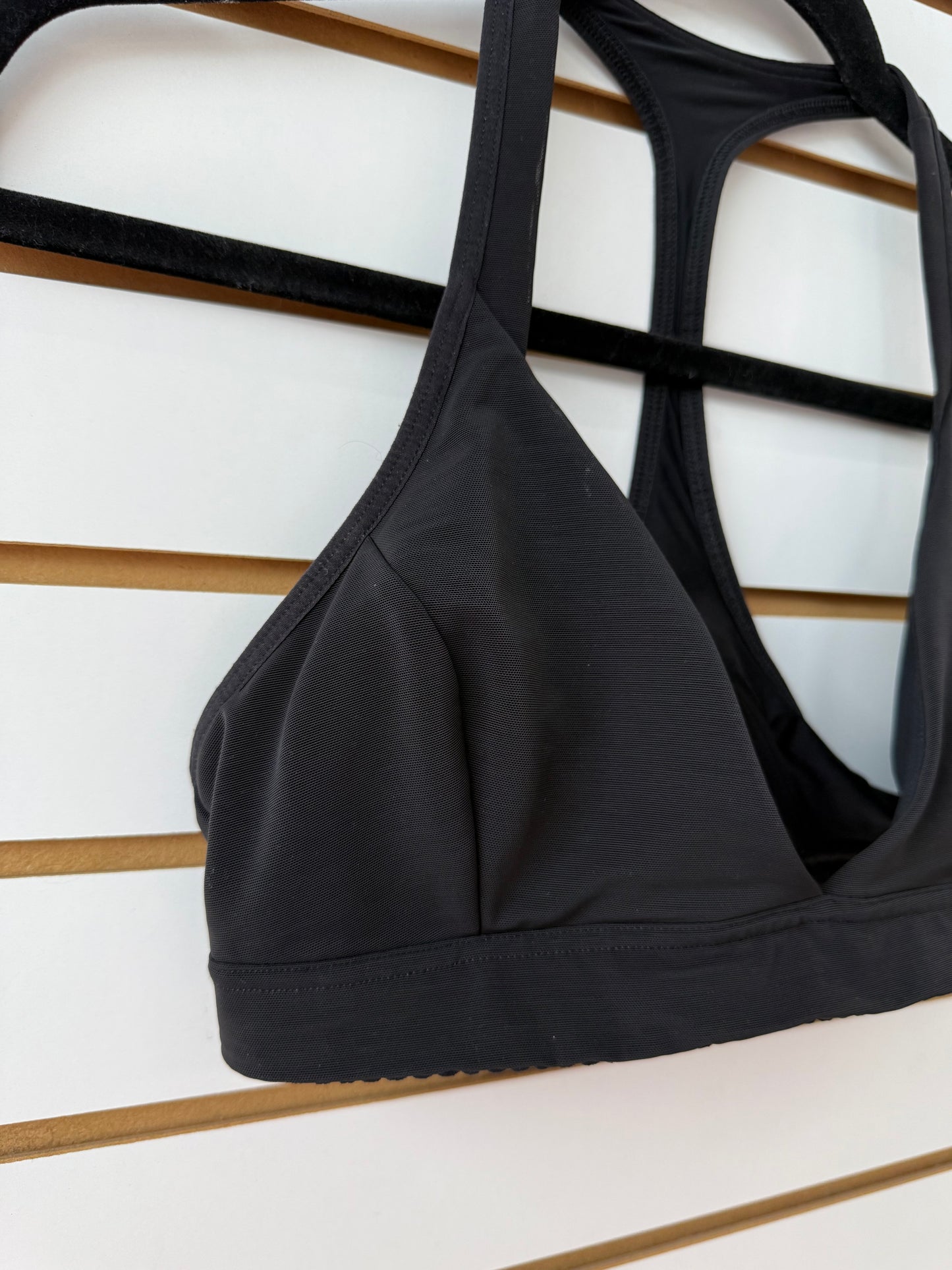 Lululemon black All Day Breeze sports bra size 6