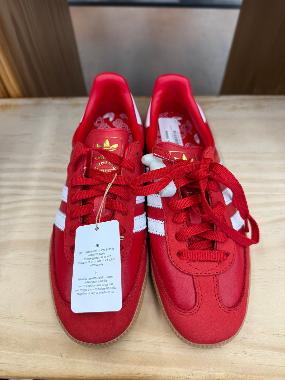 NWT Adidas red samba men’s size 8.5, women’s 10