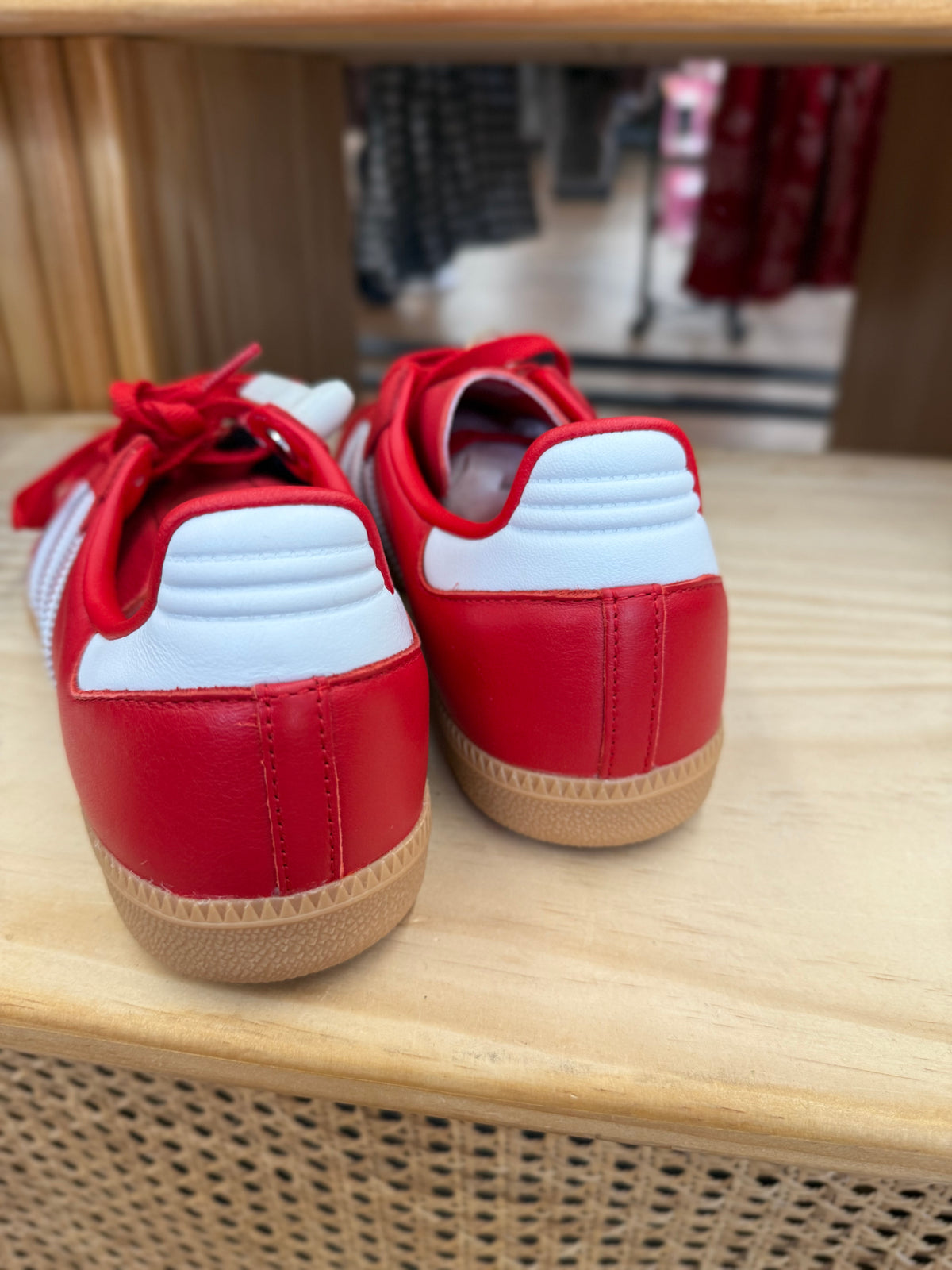 NWT Adidas red samba men’s size 8.5, women’s 10