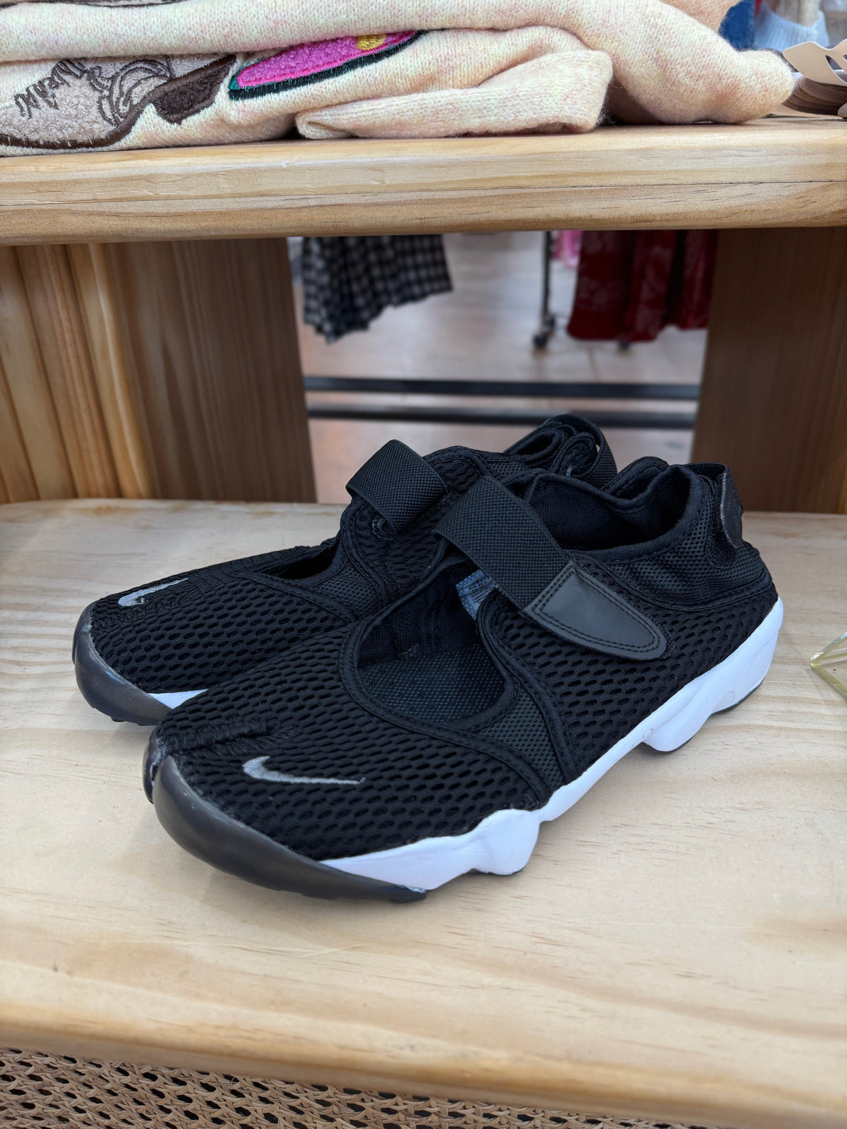 Nike Air Rift black sneakers size women’s 9