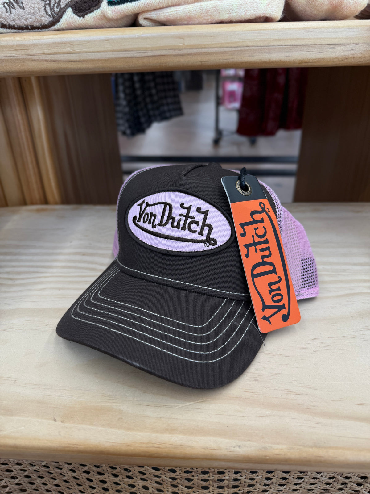 NWT Von Dutch trucker hat brown & pink