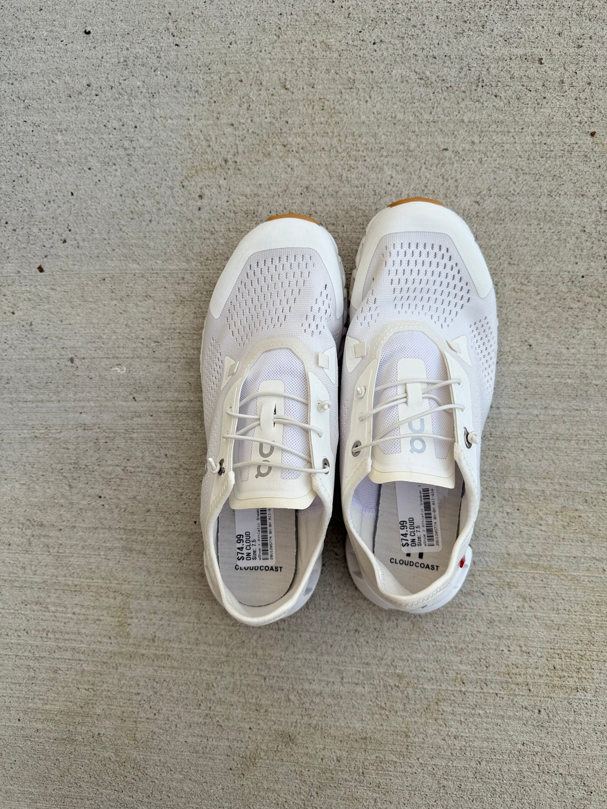ON Cloud coast white sneakers women’s 7.5