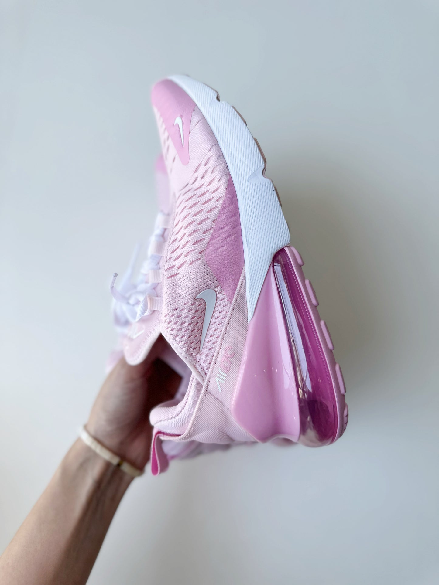 Nike Air Max 270 (6.5Y/W8)